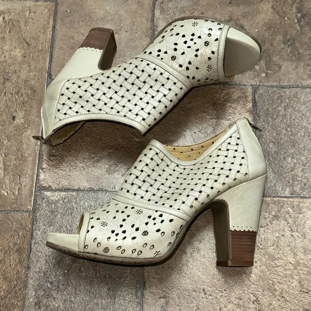 Gold  Button Size 41